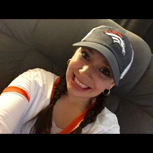 Hello & Welcome! My name is Isabella ❤️ - Picture 2 of 2